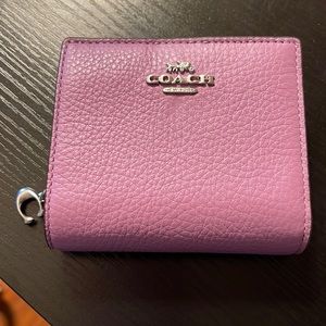 COPY - Coach violet pebble snap wallet
